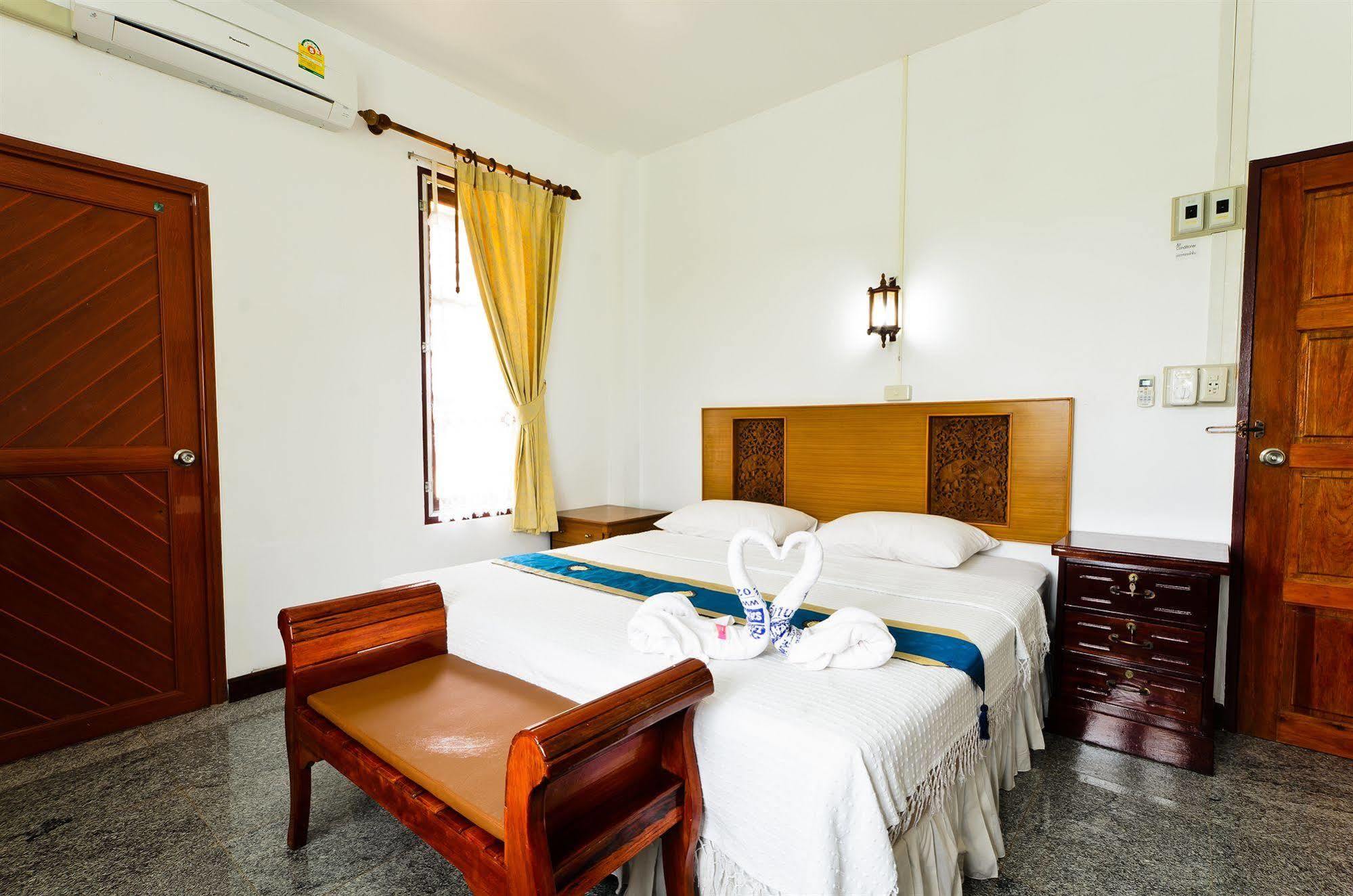 Sananwan Beach B&B Bang Saphan Noi Eksteriør billede