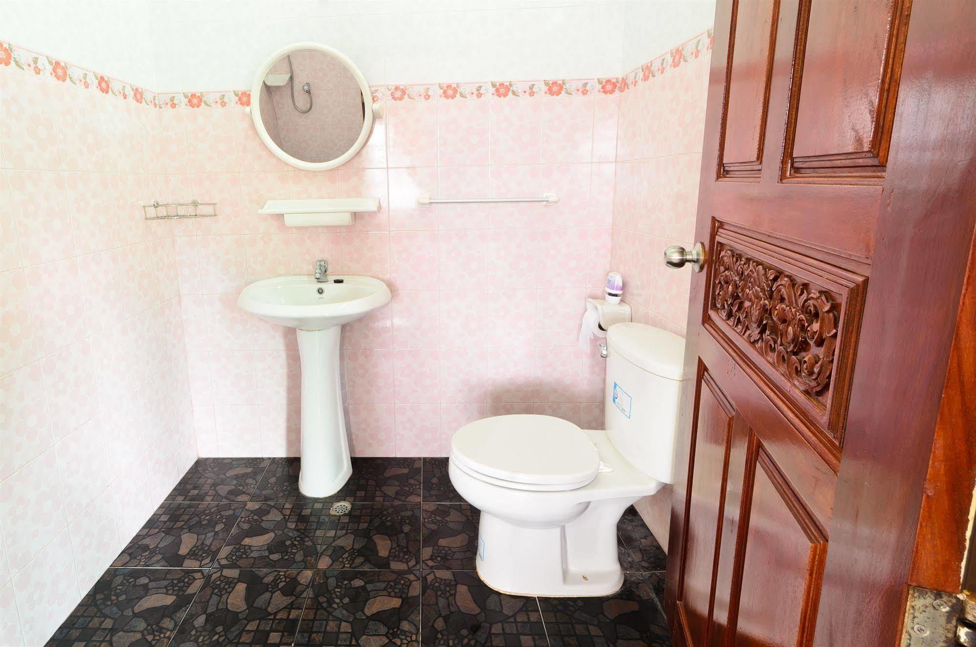 Sananwan Beach B&B Bang Saphan Noi Eksteriør billede
