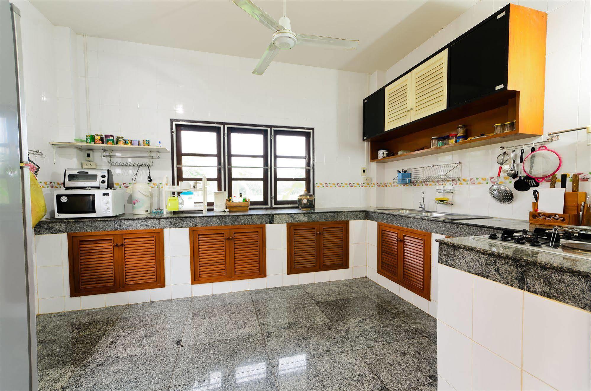 Sananwan Beach B&B Bang Saphan Noi Eksteriør billede